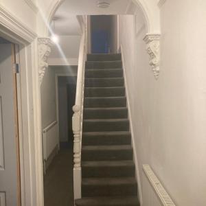 SHORT LET - SHORT LET Rooms to rent in a shared house in London road Luton lu1 3UE