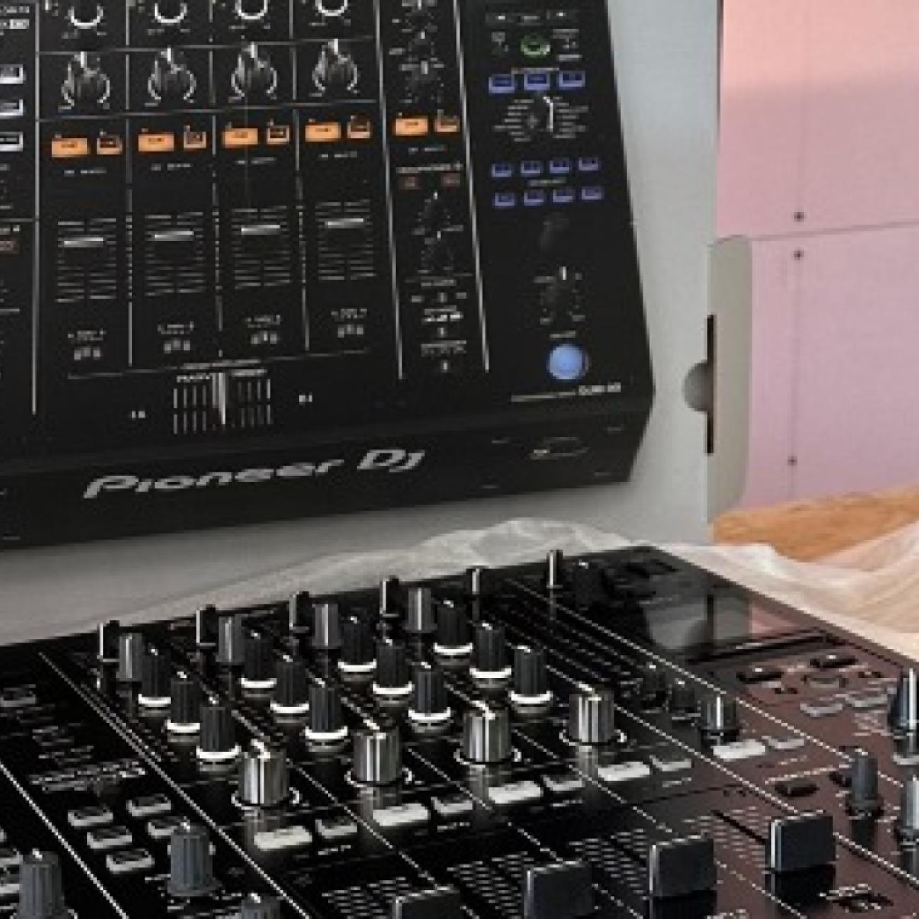 Pioneer CDJ-3000, Pioneer DJ DJM-A9, Pioneer DJM-V10, Pioneer CDJ-2000NXS2, Pioneer DJM-900NXS2