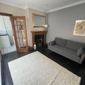 Southville - 2 Bed Garden Flat