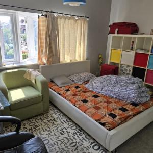 Large 4 Bed house 2mins walk from Barking Station