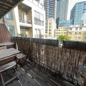 2 bedroom flat in William Road, London, NW1 (2 bed) (#2498604)