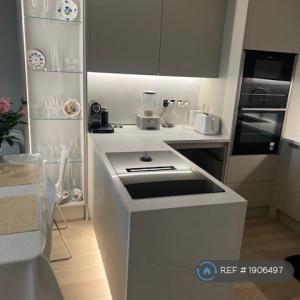 2 bedroom flat in Nacovia House, London, SW6 (2 bed) (#1906497)