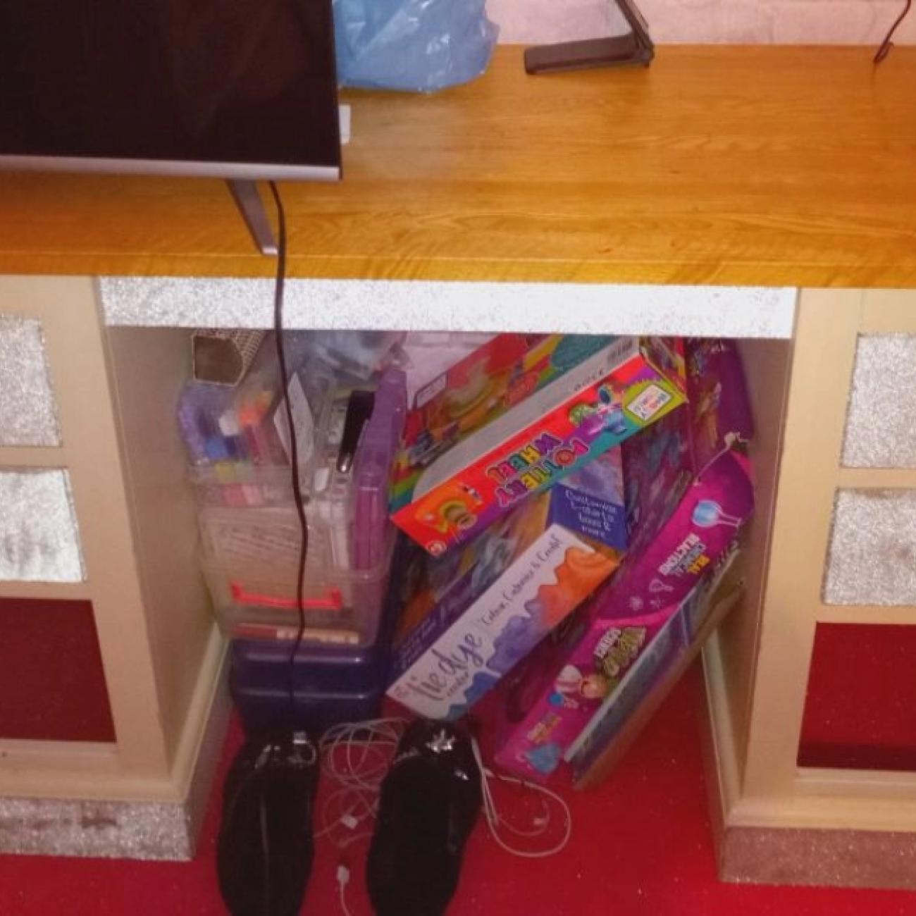 Solid Wood Dressing Table With 6 Drawers