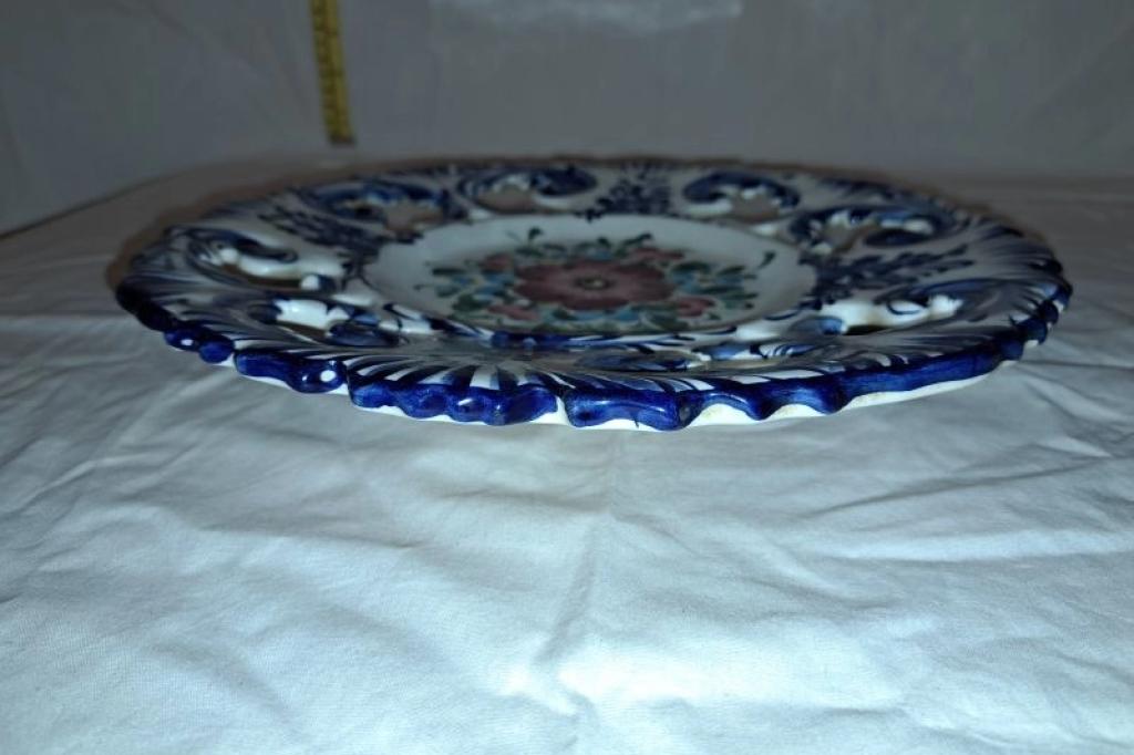 PORCELAIN FRUIT BOWL / DISPLAY PLATE