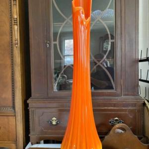 Stunning LE Smith Bittersweet Ribbed Swung Vase – 29" Tall, Like New!
