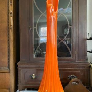 Stunning LE Smith Bittersweet Ribbed Swung Vase – 29" Tall, Like New!