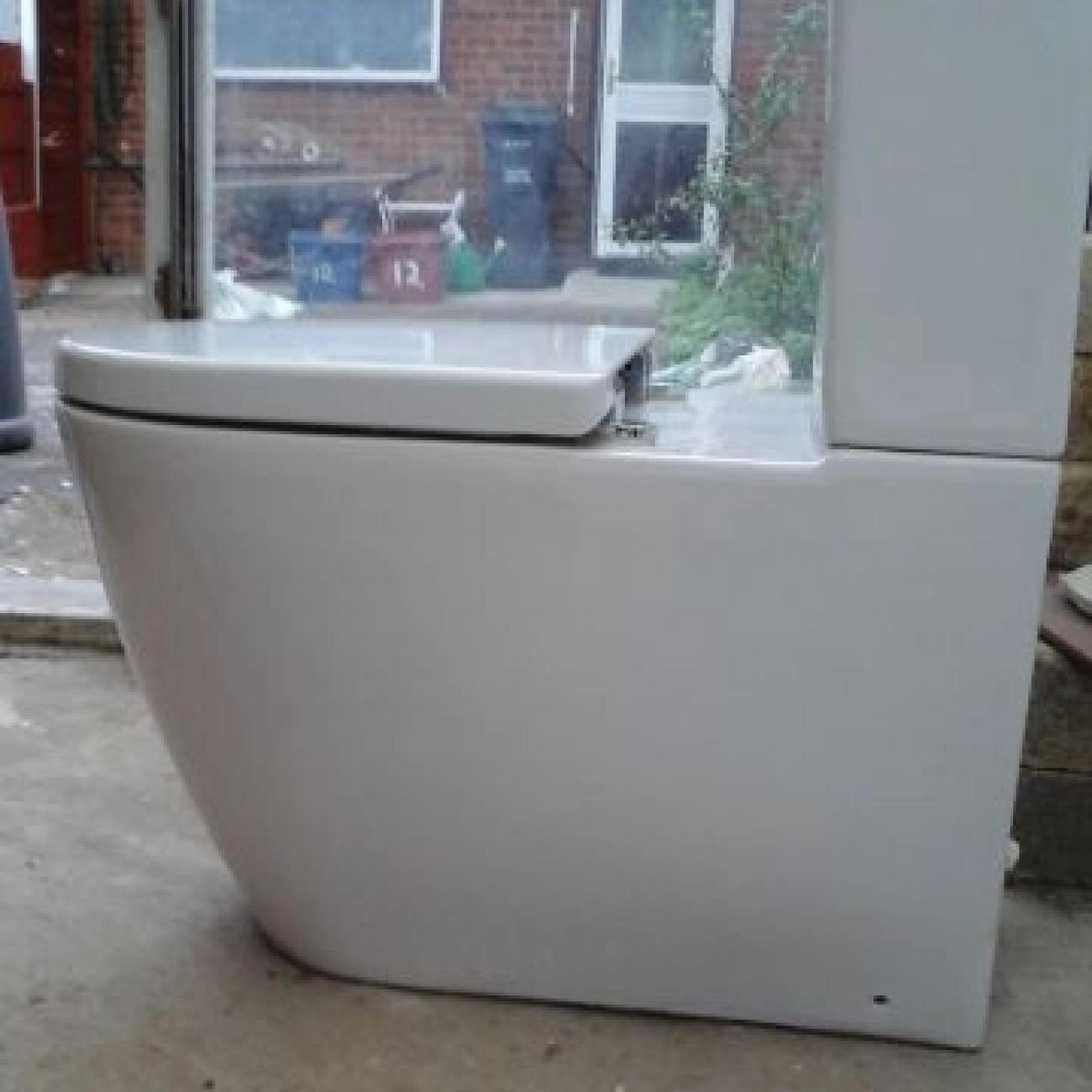 Toilet pot in a very good condition