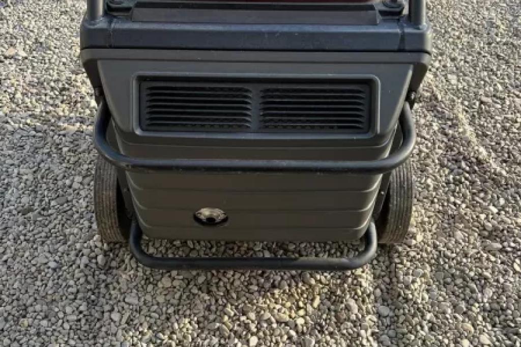 Honda EU6500IS Generator - Barely Used, Low Hours, Excellent Condition!