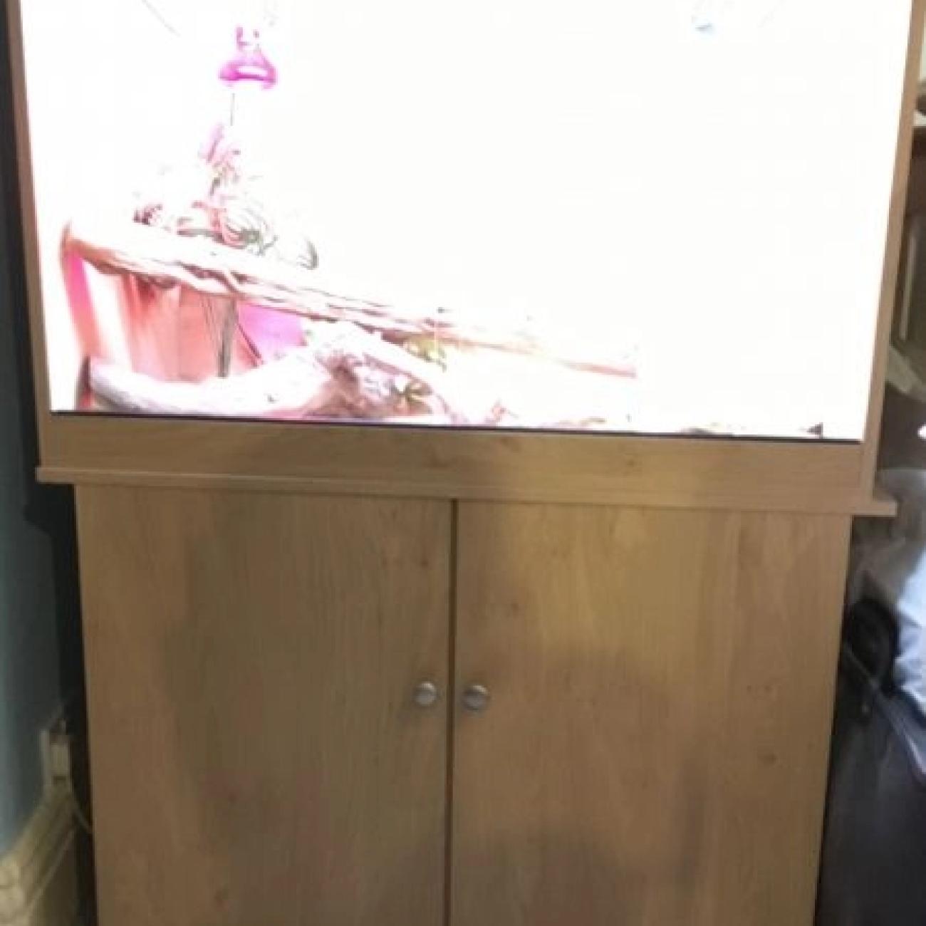 Reptile vivarium with matching cabinet and accessories