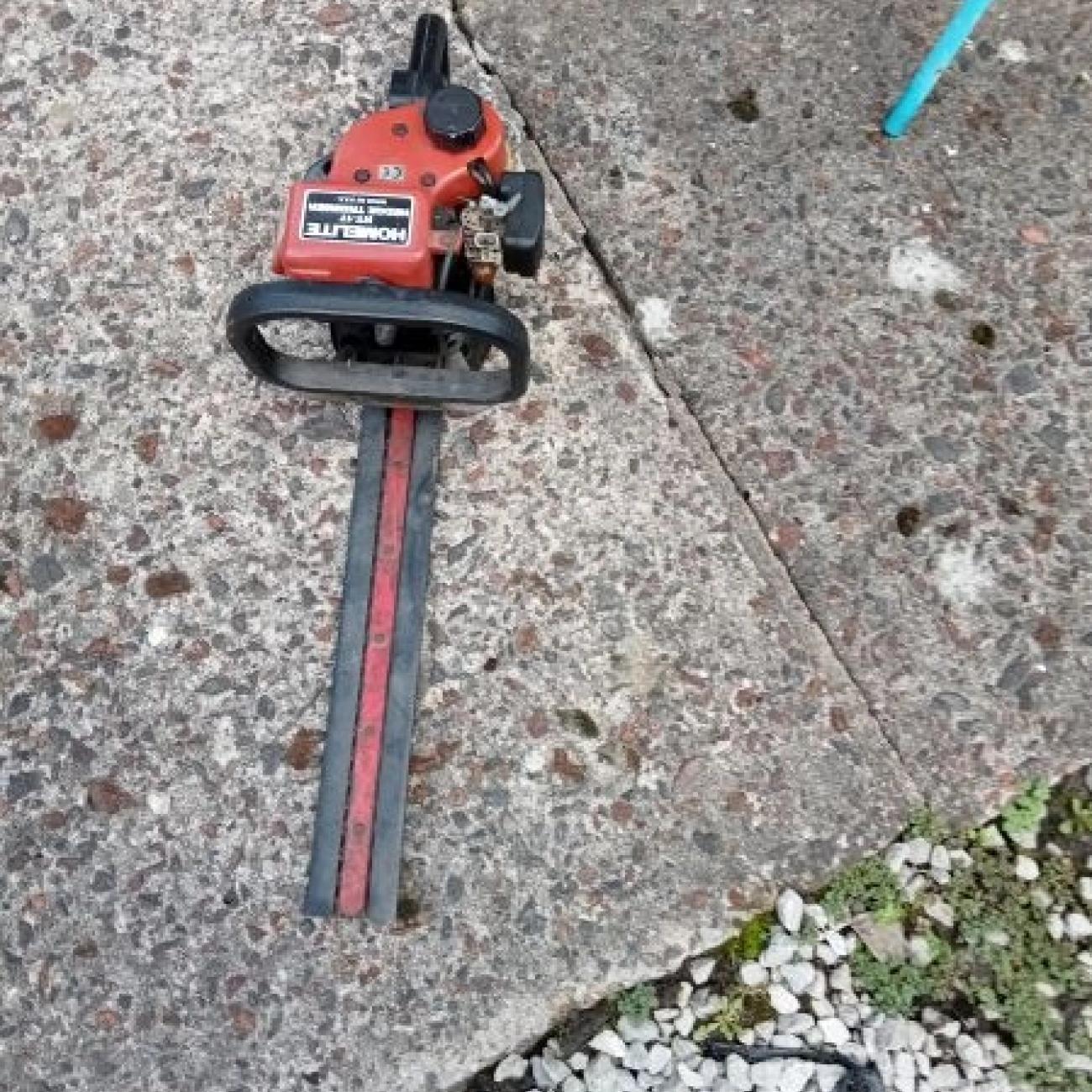 Alpine push in screw caps