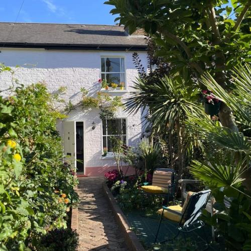 HONEYSUCKLE COTTAGE, BARNES VILLAGE, LONDON