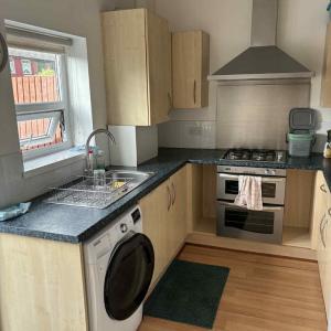 2 bedroom house in Leigh for £795