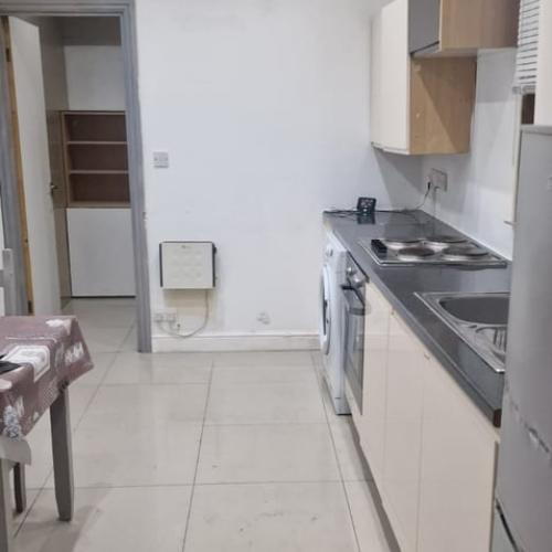 1 bedroom flat in One Bedroom Flat , RM18