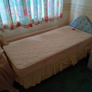 Singel Bed