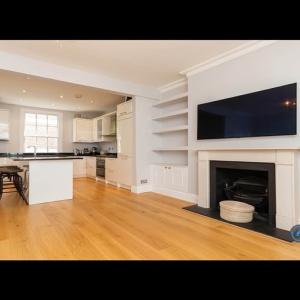 3 bedroom flat in Camden, London, NW1 (3 bed) (#2548284)