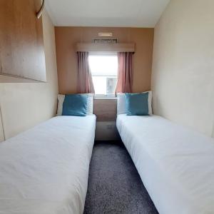 Own this 3 bedroom static caravan in hastings, 11.5 month use