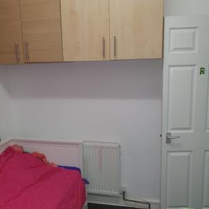 Self Contained One (1) bedroom Flat in Walthamstow, E17 6PY (AVAILABLE NOW!) for £1225pcm