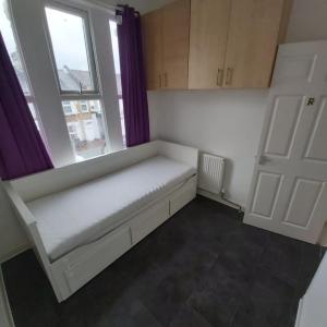 Self Contained One (1) bedroom Flat in Walthamstow, E17 6PY (AVAILABLE NOW!) for £1225pcm