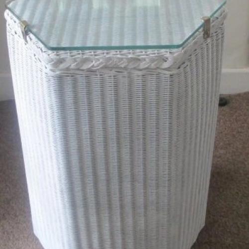 Genuine Vintage Glass Topped Lloyd Loom White Wicker Storage Chest Linen Chest Good Condition