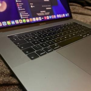 MacBook Pro Touch Bar 15.4” 2018 Space Gray High Spec