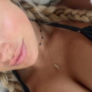 Im available for sexy or message 