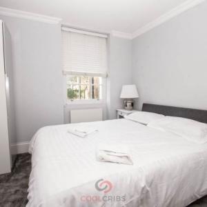 Large bedroom with bills included in Star Street, Paddington, W2.-Ref: 302