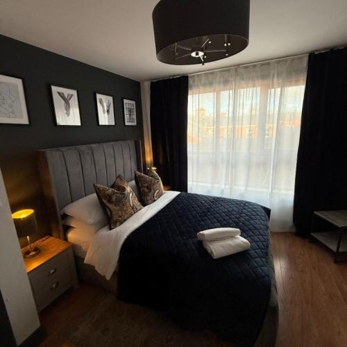 STUNNING 2 BEDROOM APARTMENT!!!! - BOTANIC AVENUE !!!!!!!!!!!!!!