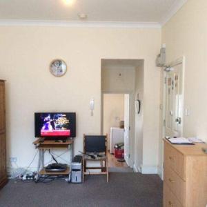 Large ground floor self-contained Studio flat with garden in Crouch End, N8.