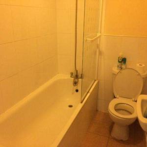 Large ground floor self-contained Studio flat with garden in Crouch End, N8.