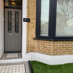 3 Bed, 2 Bathroom, Large Kitchen End Terrace, Neville Road, E7 For Rent £2750 Available Immediately