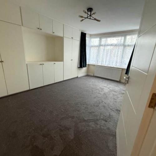 TWO BEDROOM FLAT ON FIRST FLOOR AT SUDBURY TOWN NEAR HIGH STREET