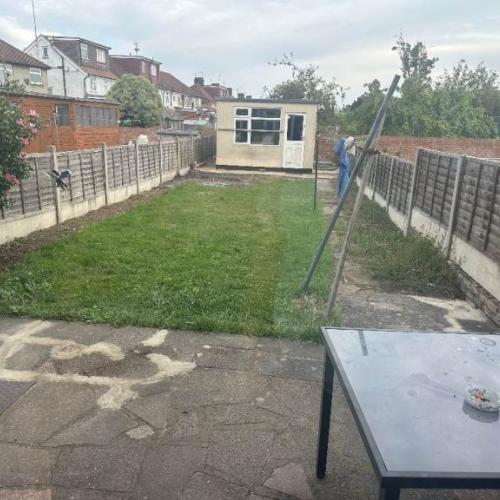 3/4 BEDROOM HOUSE PARTLY FURNISHED WITH GARDEN AT GLEN ALMOND ROAD KENTON NEAR KINGS BURY STATION