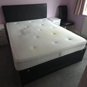 KING SIZE BED ORTHOPEDIC MATTRESS BOTH DIVANS AND HEADBOARD NO STOREAGE IN BASE