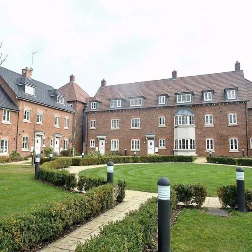 Impressive 2-bedroom first-floor flat available to rent on Frogmore, St Albans AL2