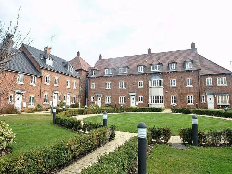 Impressive 2-bedroom first-floor flat available to rent on Frogmore, St Albans AL2