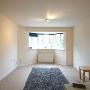 Impressive 2-bedroom first-floor flat available to rent on Frogmore, St Albans AL2