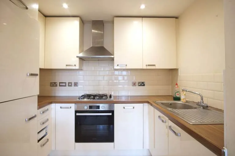 Impressive 2-bedroom first-floor flat available to rent on Frogmore, St Albans AL2