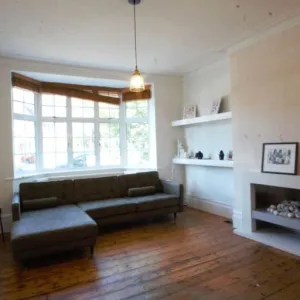 Impressive 4-bedroom semi-detached house available to rent in Pinner HA5