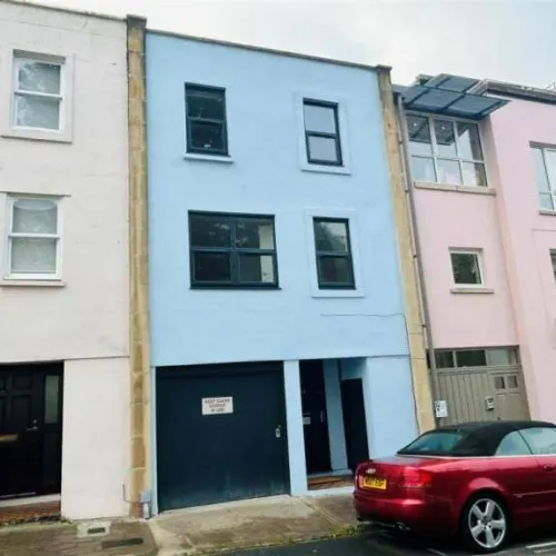 Beautiful 3 bed house in fabulous Clifton Village location with garden and garage