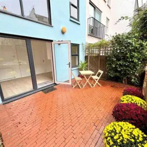 Beautiful 3 bed house in fabulous Clifton Village location with garden and garage