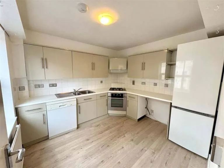 Beautiful 3 bed house in fabulous Clifton Village location with garden and garage