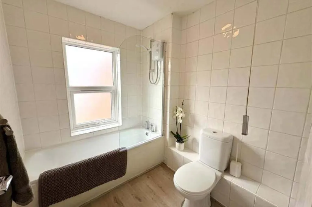 Beautiful 3 bed house in fabulous Clifton Village location with garden and garage