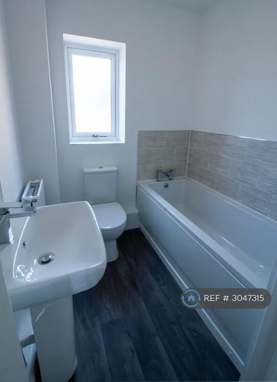 2 bedroom flat in Rowton Lane, Birmingham, B5 (2 bed) (#3047315)