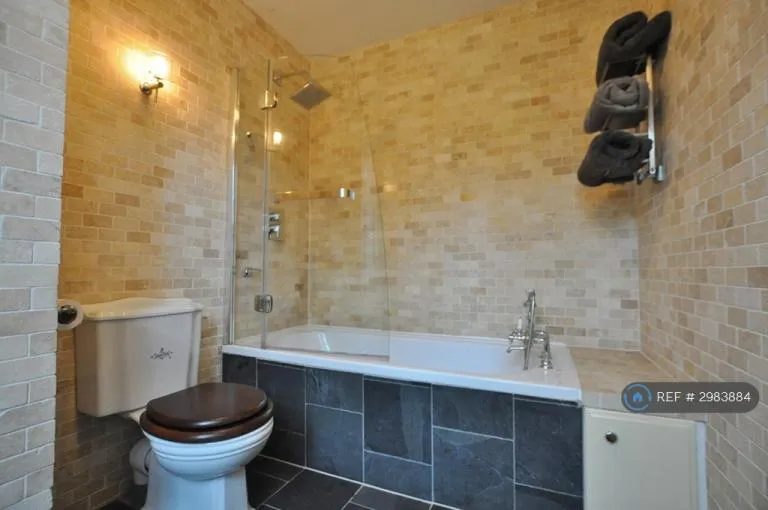 4 bedroom house in Station Road, Sawbridgeworth, CM21 (4 bed) (#2983884)