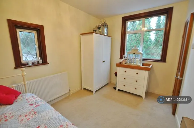 4 bedroom house in Station Road, Sawbridgeworth, CM21 (4 bed) (#2983884)