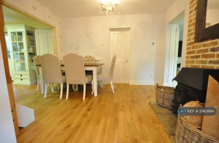 4 bedroom house in Station Road, Sawbridgeworth, CM21 (4 bed) (#2983884)