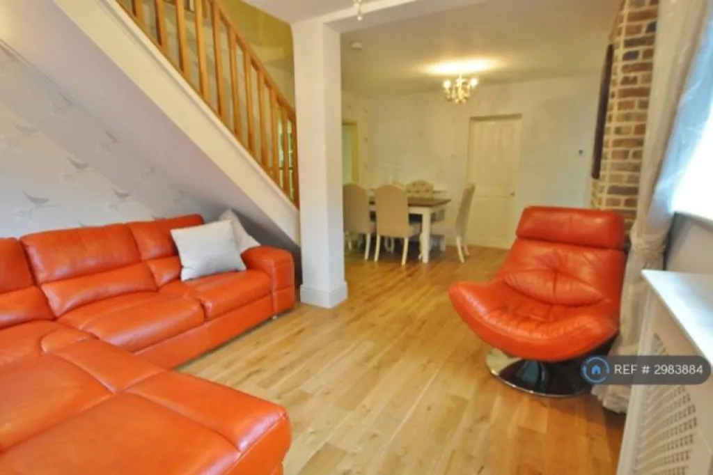 4 bedroom house in Station Road, Sawbridgeworth, CM21 (4 bed) (#2983884)