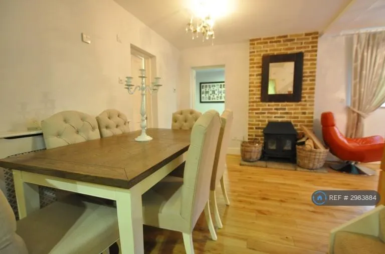 4 bedroom house in Station Road, Sawbridgeworth, CM21 (4 bed) (#2983884)