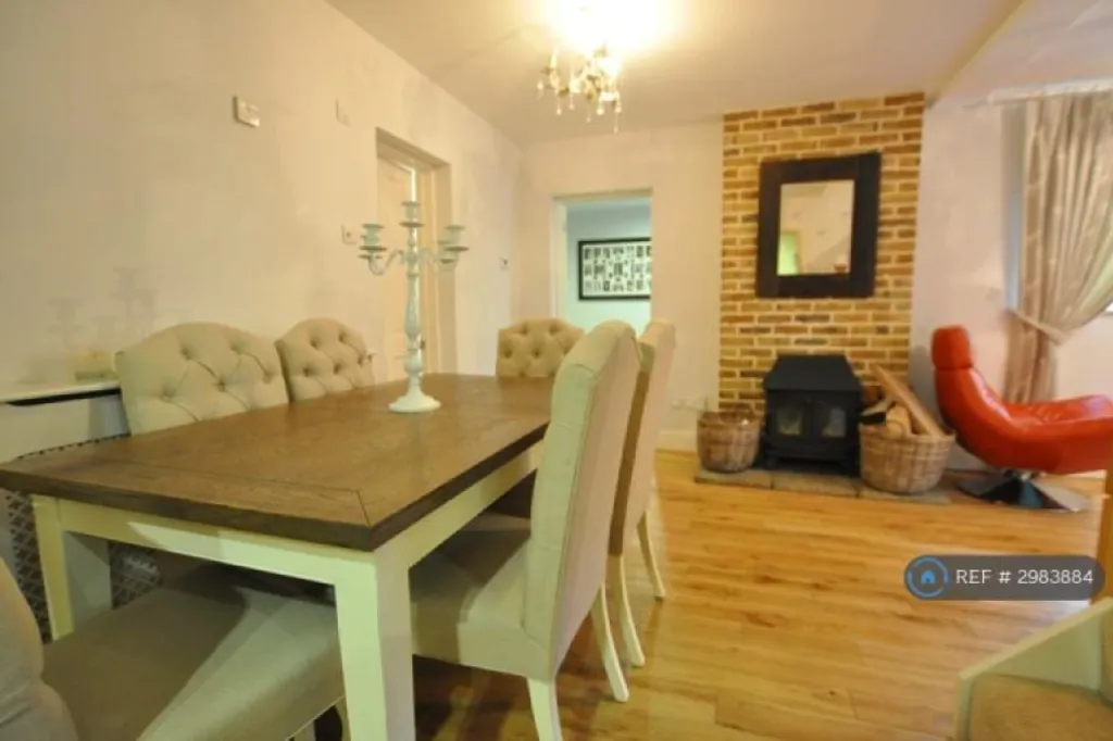 4 bedroom house in Station Road, Sawbridgeworth, CM21 (4 bed) (#2983884)