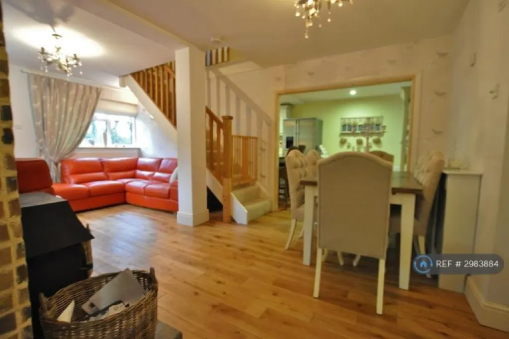 4 bedroom house in Station Road, Sawbridgeworth, CM21 (4 bed) (#2983884)